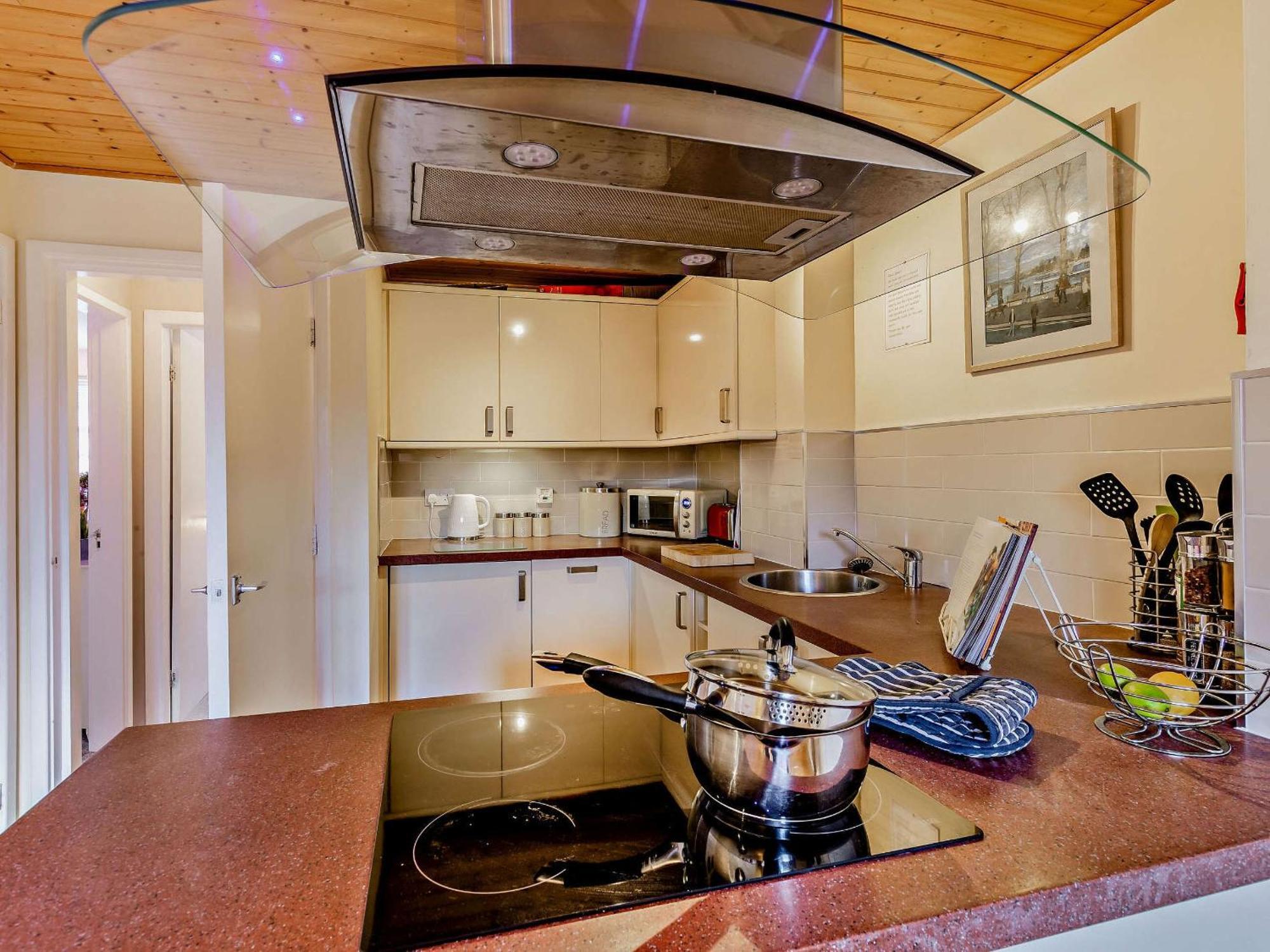 Strawberries And Cream Villa โบว์เนส ออน วินเดอเมียร์ ภายนอก รูปภาพ